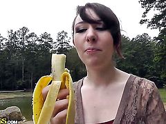 Brunette is on the edge of nirvana with guys throbbing fuck stick in her mouth