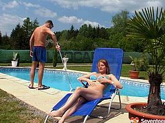 Seventeen Video sex clip is surely worth checking out, cuz you'll jizz at once seeing this hot voracious redhead lying on the deckchair. Spoiled nympho gets rid of blue bikini and jams sweet big boobs while getting her wet teen pussy drilled with a sex toy near the pool.