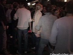 Drunk coed girls go wild and get busy with luring dudes for casual sex