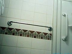 http://img3.xxxcdn.net/0r/jz/1g_shower_voyeur.jpg