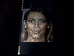 Tribute MONSTER facial Kim Kardashian