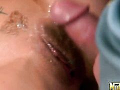 Mature Alec Knight feels great with Charles Deras snake in her mouth