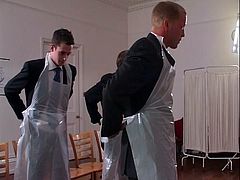 Blonde girl gets pussy used for a demonstration so if you're into unconventional porn videos, don't miss this bizarre demonstration.