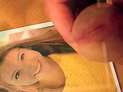 Masturbating for Tnienke