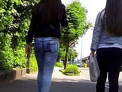 Candid - 2 Sexy Teen Asses