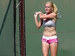 Hot Agnieszka Radwanska Practices Very Undressed