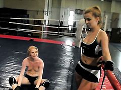 Blonde Daikiri enjoys another lesbian sex session with her lover Alice King