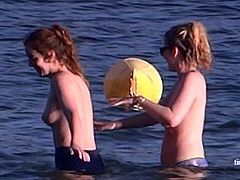 TWO TOPLESS LESBIANS AT A GREEK BEACH !!!