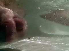 Cumming Underwater
