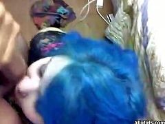 Amateur blue haired slut is face fucked in kinky homemade video