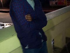 chupando pija en plena calle