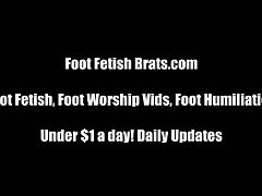 Foot Fetish Brats brings you a hell of a free porn video where you can see how these gorgeous and naughty belles lick their feet while assuming some very interesting poses.