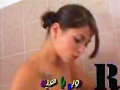 روبى عاريه فى الحمام