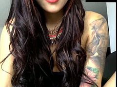 big tits tattooed girl on webcam