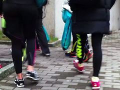 Runners ass in yoga pants