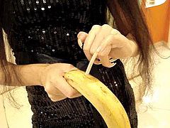 long natural nails slice a banana