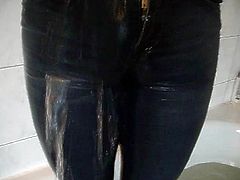 http://img2.xxxcdn.net/0i/pe/0z_wet_jeans.jpg