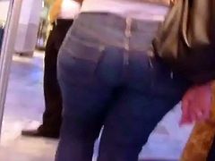 PAWG IN TIGHT JEANS