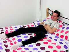 Homo Emo brings you a hell of a free porn video where you can see how the naughty twink Matt Bailey strips and masturbates while assuming very naughty positions.
