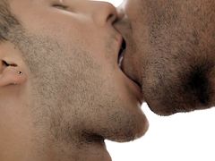 http://img4.xxxcdn.net/0b/8k/ka_gay_interracial.jpg