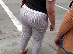 Thick ass on the street