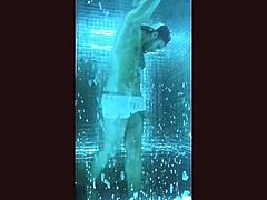 Exciting shower exhibtion on stage