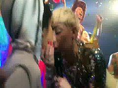 Miley Cyrus Kiss Girl