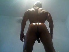 MuscleBitch26 jerking off solo