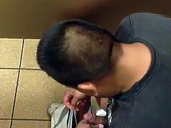 Str8 spy Mexican guy in public toilet