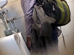 lookiing to play at urinals
