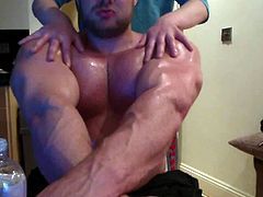Str8 muscle gets his pecs oiled