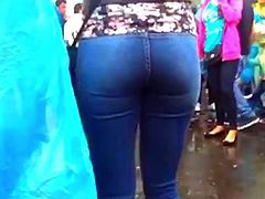 PHAT ASS AT A EVENT