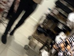 Hot teen ass at mall