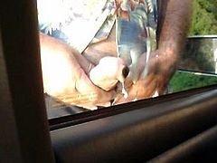 JEEPLOV OUTDOOR JACKING OFF CUMSHOT ON CAR WINDOW