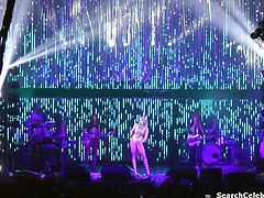 Miley Cyrus Performs Nude - Karen Don't Be Sad (Philadelphia, 12-05-15)