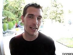 Milf with round bottom gives giving oral pleasure to hot guy