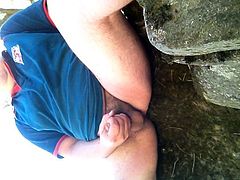 quick wank outside