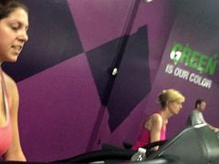 huge candid boobs at the gym