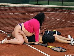Dominant BBW on the tennis court rides his face