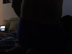 Молодой самец решил набраться опыта