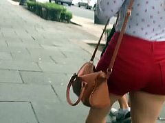 French big ass in red shorts, Culote de francesa