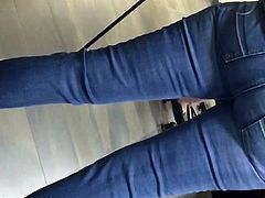 Milf ass in jeans