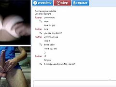 Girl play whit me whit her tits on webcam random chat