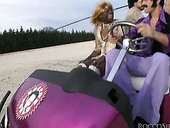 Blonde bounces on worm