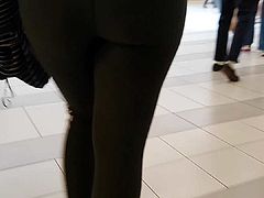 Candid hot teen bubble butt leggins!!