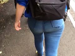Jiggly ass in tight jeans