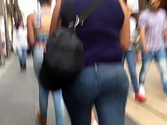 Big sexy ass in jeans from teens