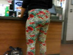 Bag lady in flower print leggings