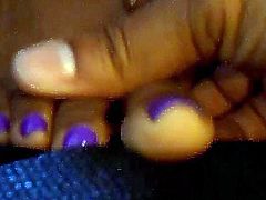 Olisa Purple Toenails