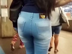 Morena de Jeans